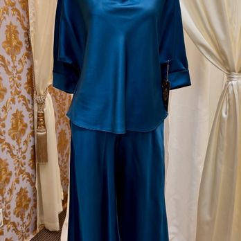 Modest & Posh - Women's Clothing Near Me - Costa Mesa, California Modest & Posh - Women's Clothing Near Me - Costa Mesa, California