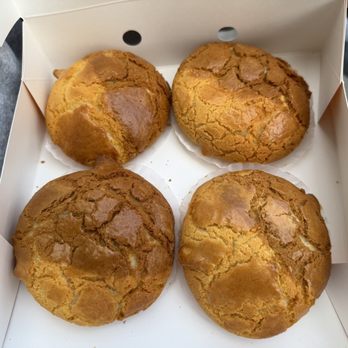 Pineapple King Bakery - San Francisco - Custard buns (4x) - Bakeries Near Me - San Francisco, California Pineapple King Bakery - San Francisco - Custard buns (4x) - Bakeries Near Me - San Francisco, California
