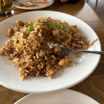 Momo Mee - Vegetable fried rice - Pan Asian Near Me - Milwaukee, Wisconsin Momo Mee - Vegetable fried rice - Pan Asian Near Me - Milwaukee, Wisconsin