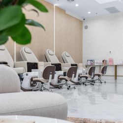 Golden Hour Nails Spa - Salon