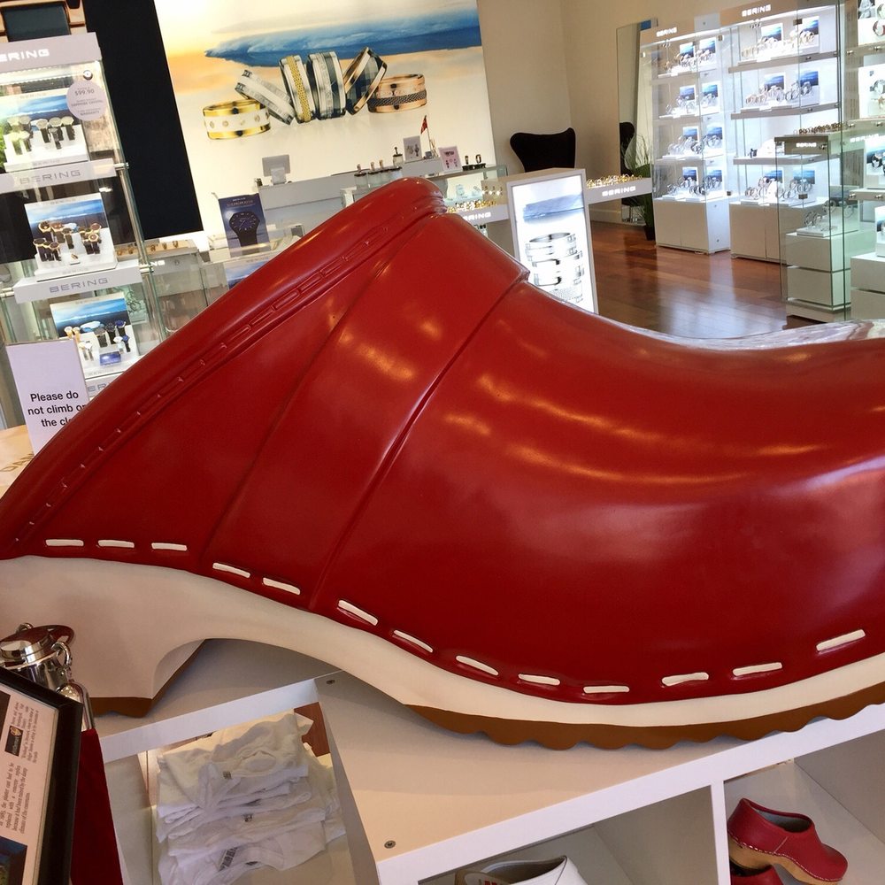 04.28.18  Danish clog display