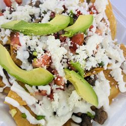 La Jarochita Mexican Food Truck - Nachos preparados