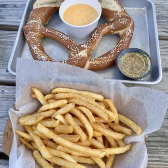 Hog Island Beer - Brewery pretzel & french fry basket - Breweries Near Me - Orleans, Massachusetts Hog Island Beer - Brewery pretzel & french fry basket - Breweries Near Me - Orleans, Massachusetts