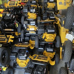 Leo tools - This is a 3400-3300 psi pressure washers