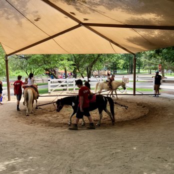 Blackberry Farm - Pony ride - Parks Near Me - Aurora, Illinois