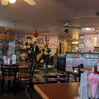 Peggy Sue's 50's Diner - Main dining room looking towards cashier and pizza place - Pizza Near Me - Yermo, California Peggy Sue's 50's Diner - Main dining room looking towards cashier and pizza place - Pizza Near Me - Yermo, California