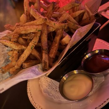 Vibrato Grill Jazz - Truffle Fries - large portion, well seasoned with garlic aioli and ketchup. This would have been enough for 4, but the 2 of us loved them! - Jazz & Blues Near Me - Los Angeles, California Vibrato Grill Jazz - Truffle Fries - large portion, well seasoned with garlic aioli and ketchup. This would have been enough for 4, but the 2 of us loved them! - Jazz & Blues Near Me - Los Angeles, California