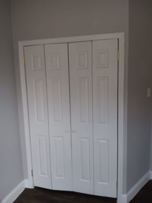 Elmer V Remodeling Logo