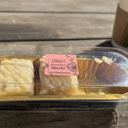 Waimea Homestead Farmer's Market - This lilikoi Mochi cake changed my life