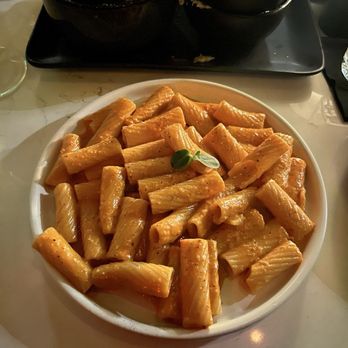 PARA - Spicy rigatoni pasta - Bars Near Me - Charlotte, North Carolina