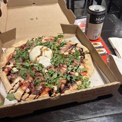 La Bomba pizza