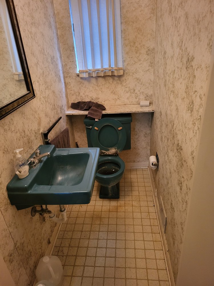 Slide of Savin Spaces Junk Removal