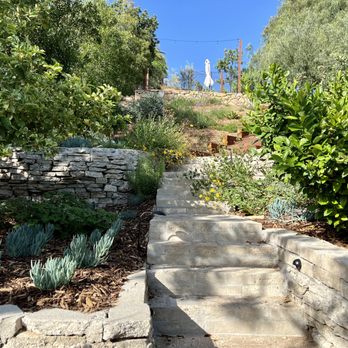 Hillrise Design - Landscaping, stairs up to bench patio. - Landscape Architects or Designers Near Me Hillrise Design - Landscaping, stairs up to bench patio. - Landscape Architects or Designers Near Me