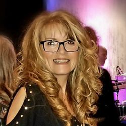 Absolute Salon - Carole-Stylist