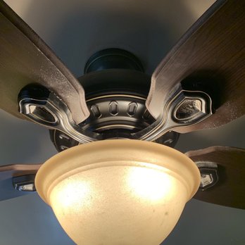 De Leon Cleaning Service - Bedroom fan - Home Cleaning Near Me
