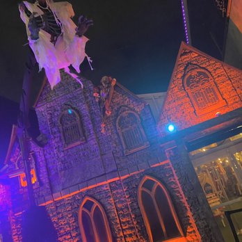 Nightmare on Clark St - The outside Looks like a haunted house - Pop-Up Restaurants Near Me - Chicago, Illinois Nightmare on Clark St - The outside Looks like a haunted house - Pop-Up Restaurants Near Me - Chicago, Illinois