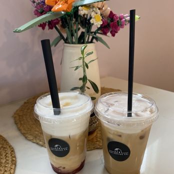 525 COFFEE CO. - Strawberry Bianco and strawberry Cream Latte amazing - those are legos flowers I love them - Coffee & Tea Near Me - Fullerton, California