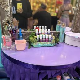 Super cute counter & clean Super cute counter & clean