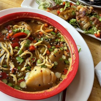 Gun Flint Tavern - Big bowl and potstickers - New American Near Me - Grand Marais, Minnesota Gun Flint Tavern - Big bowl and potstickers - New American Near Me - Grand Marais, Minnesota