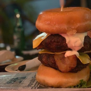 La Vaca Enfurecida - Donut burguer - Burgers Near Me - Dorado, Puerto Rico