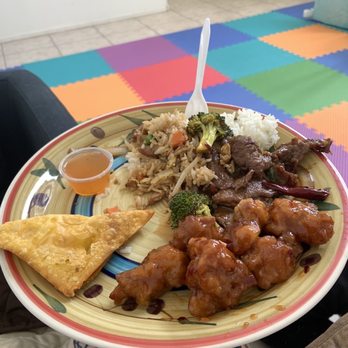 Asian Yummy - S3. General Tso's Chicken S1. Orange Chicken S6. Mongolian Combo 3. Cream Cheese with Crab Wontons - Asian Fusion Near Me - Las Vegas, Nevada