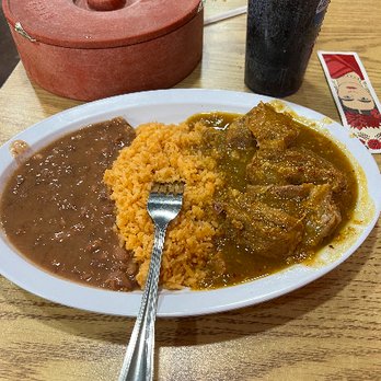 Los Primos Restaurant - Yummy pork, rice, beans and salsa - Salvadoran Near Me - Logan, Utah