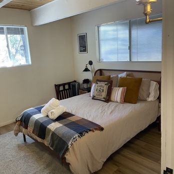 Crystal Clean Professional Housekeeping - Clean bedroom - Home Cleaning Near Me Crystal Clean Professional Housekeeping - Clean bedroom - Home Cleaning Near Me