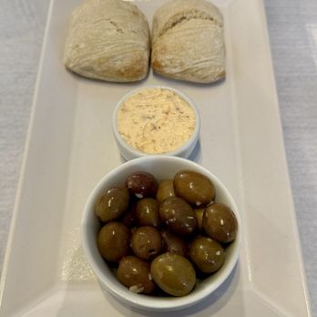 Tapas & Wine - Bread, Butter and Olives - Tapas Bars Near Me - Sintra, 11