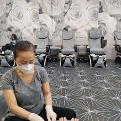Friendly Nails - Beautiful decor