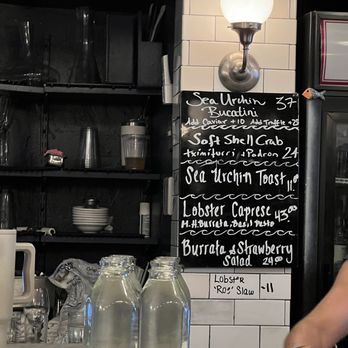Neptune Oyster - Seafood Near Me - Boston, Massachusetts