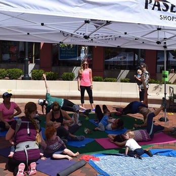 Fit Mama Santa Barbara - Fitness Friday Mommy and Me Workout at Paseo Nuevo! - Trainers Near Me Fit Mama Santa Barbara - Fitness Friday Mommy and Me Workout at Paseo Nuevo! - Trainers Near Me
