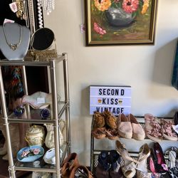 Second Kiss Vintage