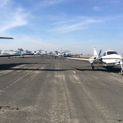 Mefford Field Airport