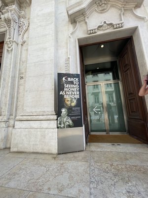 Money Museum by null
