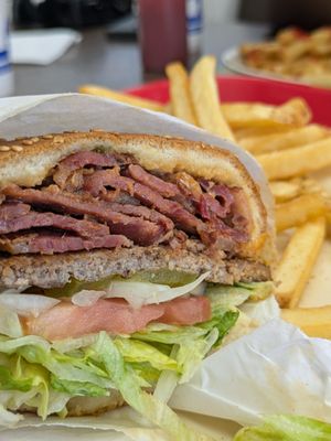 Tam's Burgers by null