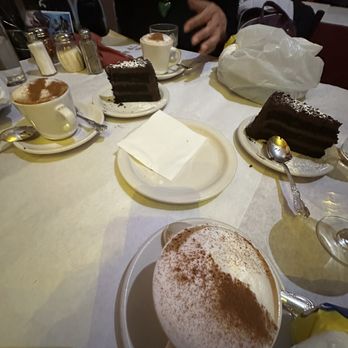 La Scarola - Cappuccino and chocolate cake - Italian Near Me - Chicago, Illinois