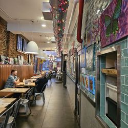 Maxwell's Burgers & Shakes - Long view of restaurant