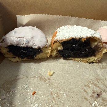 Glazed Doughnuts - Nasty artificial canned goop called blueberry filling. More jelly than donut. - Bakeries Near Me - Hampton, Virginia