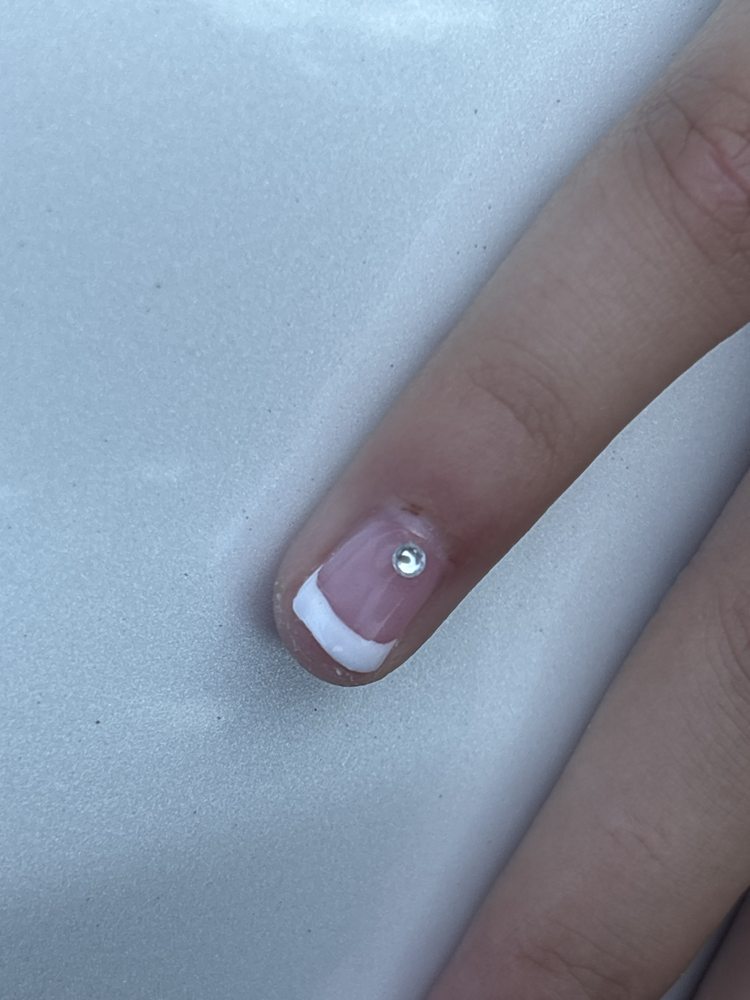 Pearland Nails Logo