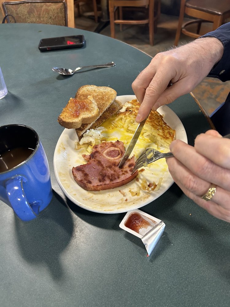 HANKS ROADSIDE BAR AND GRILL Updated September 2024 12 Reviews