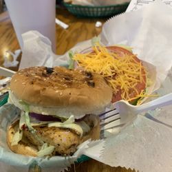P.T.'s Grille - Lunch