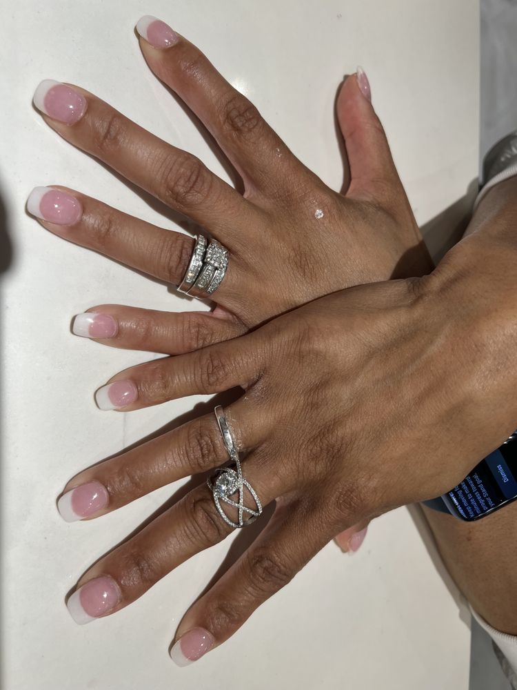 Pro Nails & Day Spa Logo
