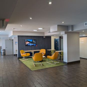 Spark by Hilton Bakersfield Central - Hotels Near Me - Bakersfield, California Spark by Hilton Bakersfield Central - Hotels Near Me - Bakersfield, California
