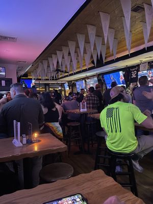 Dalton's Bar & Grill by null