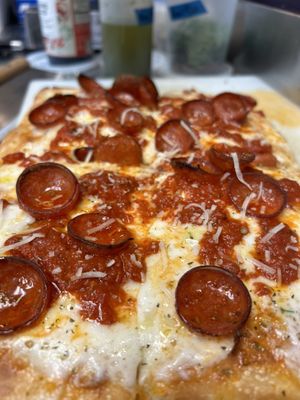 Yearling Pizza by null