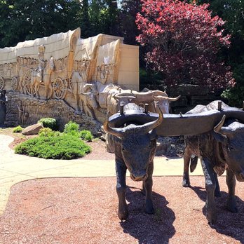 Pioneer Crossing Park - The Life Size Wagon Train Sculpture by Local Artist Charles Gosling - Parks Near Me - Shawnee, Kansas