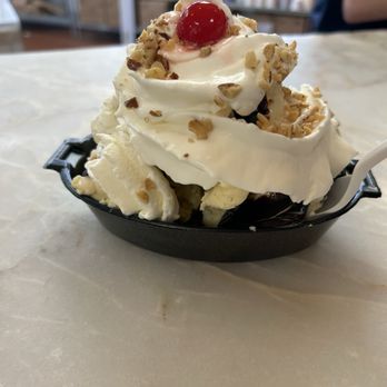 Richardson's Ice Cream - Large hot fudge sundae... very large like a pint of ice cream or more .. 7.45 - Ice Cream & Frozen Yogurt Near Me - Middleton, Massachusetts Richardson's Ice Cream - Large hot fudge sundae... very large like a pint of ice cream or more .. 7.45 - Ice Cream & Frozen Yogurt Near Me - Middleton, Massachusetts