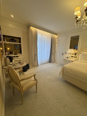 Four Seasons Hotel George V, Paris by null