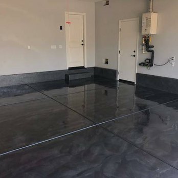 Supreme Garage Flooring - a clean and shiny garage floor - Flooring Near Me Supreme Garage Flooring - a clean and shiny garage floor - Flooring Near Me