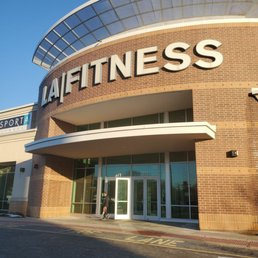 A misrepresentation this is not LA Fitness but Esporta. DON'T WASTE YOUR TIME and BEWARE!